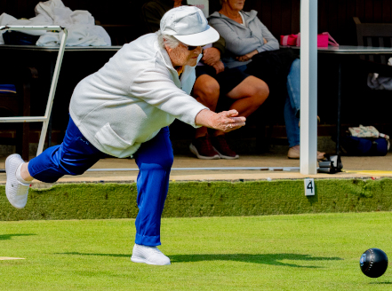 Maureen Spyers bowling